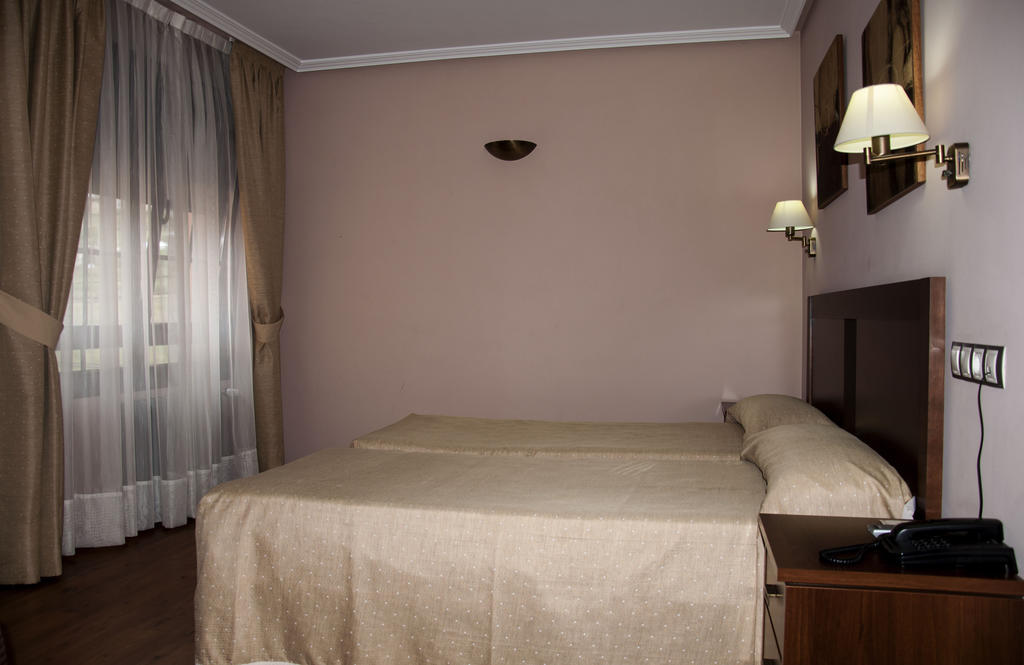 Hotel Restaurante Casa Pipo Tuña Стая снимка